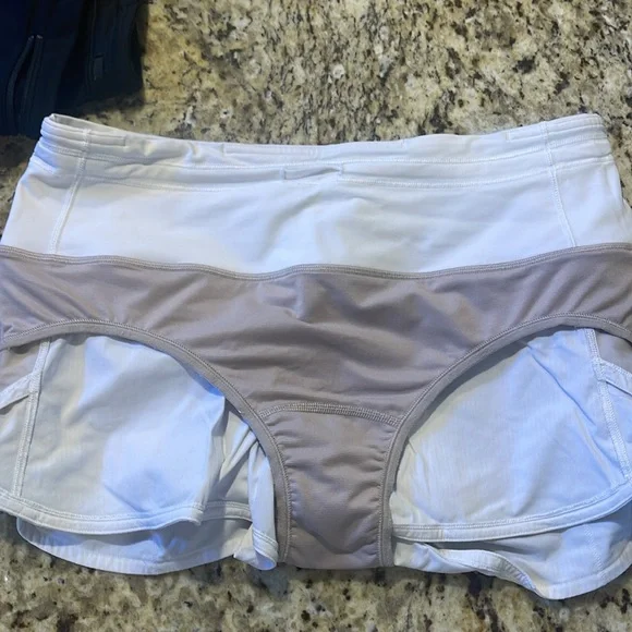 White Lululemon high waisted speed up shorts size 8 - Picture 6 of 6
